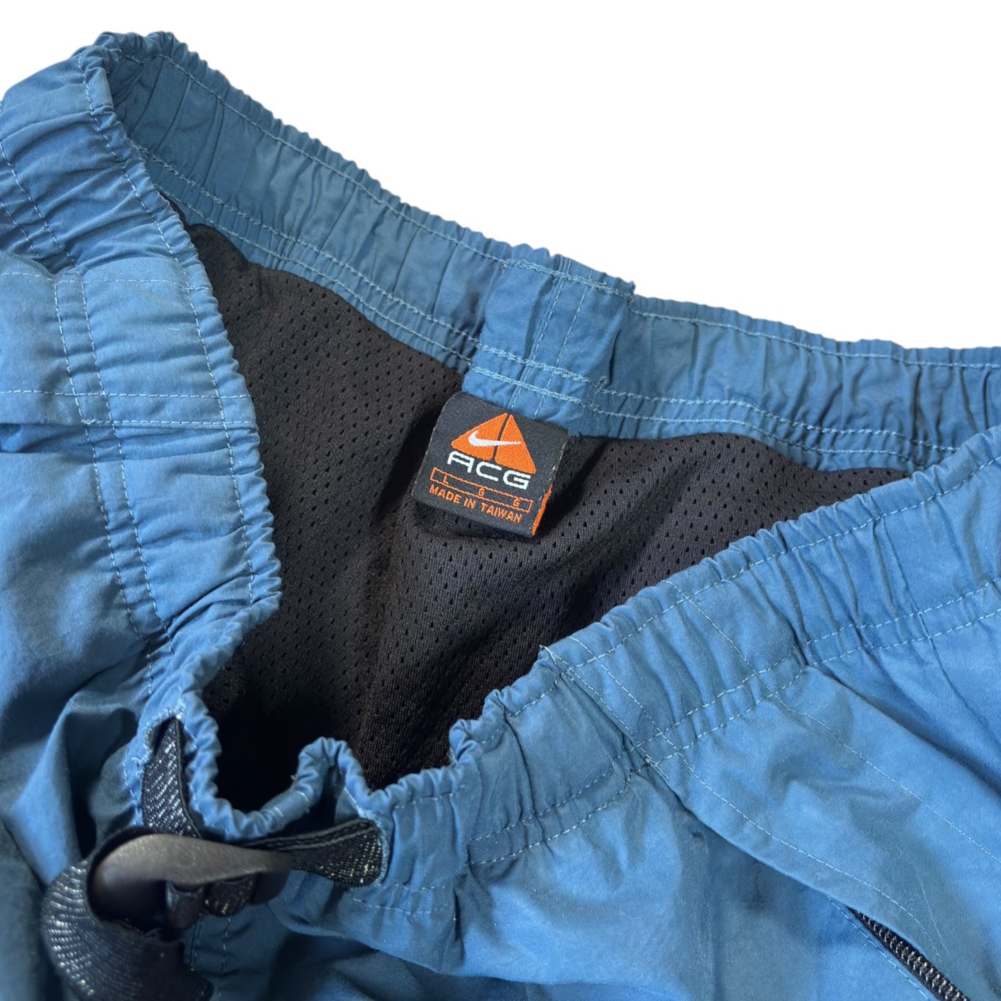 Nike ACG 00’s Lightweight Shorts W30