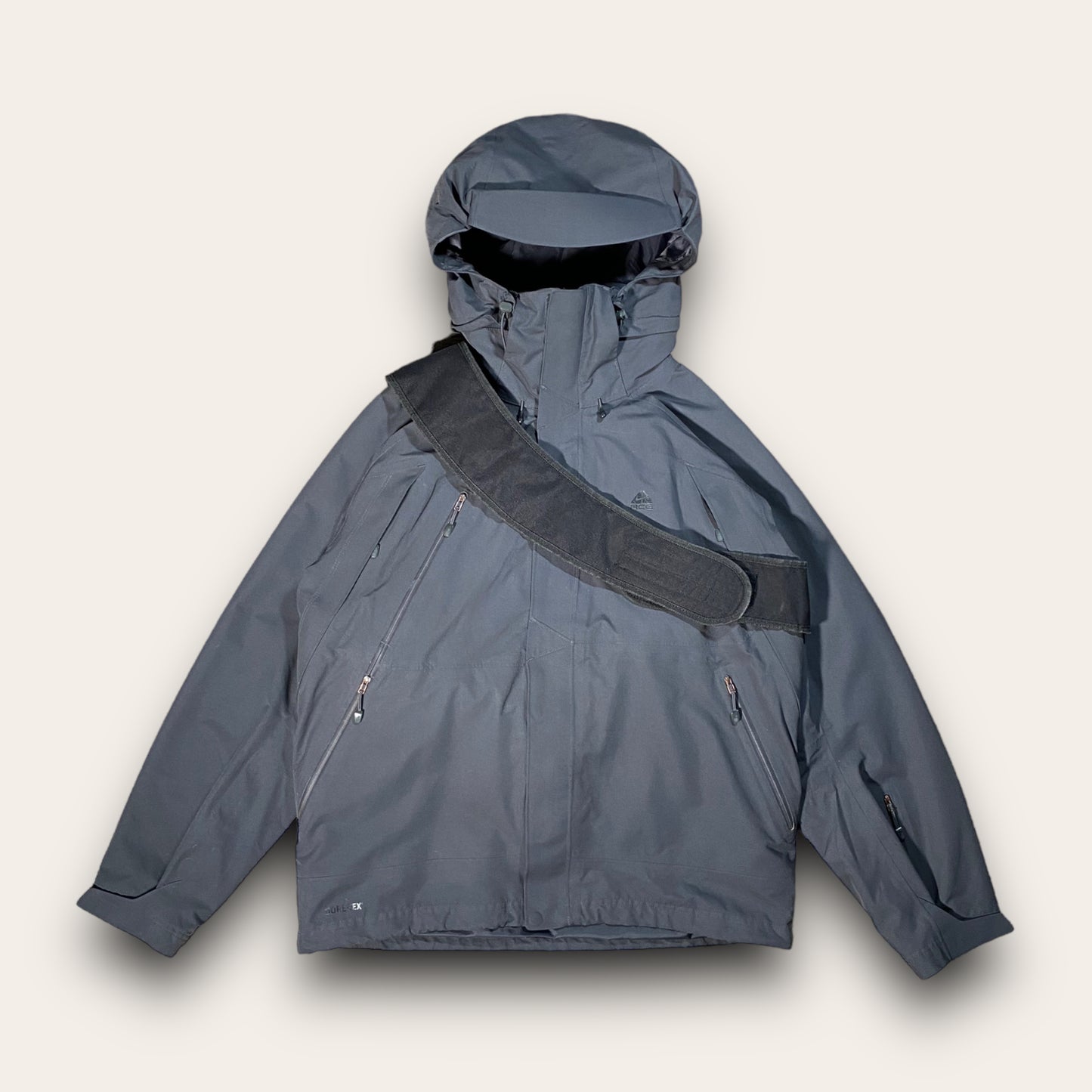 Nike ACG 2000’s Gore Tex Multipocket Jacket L