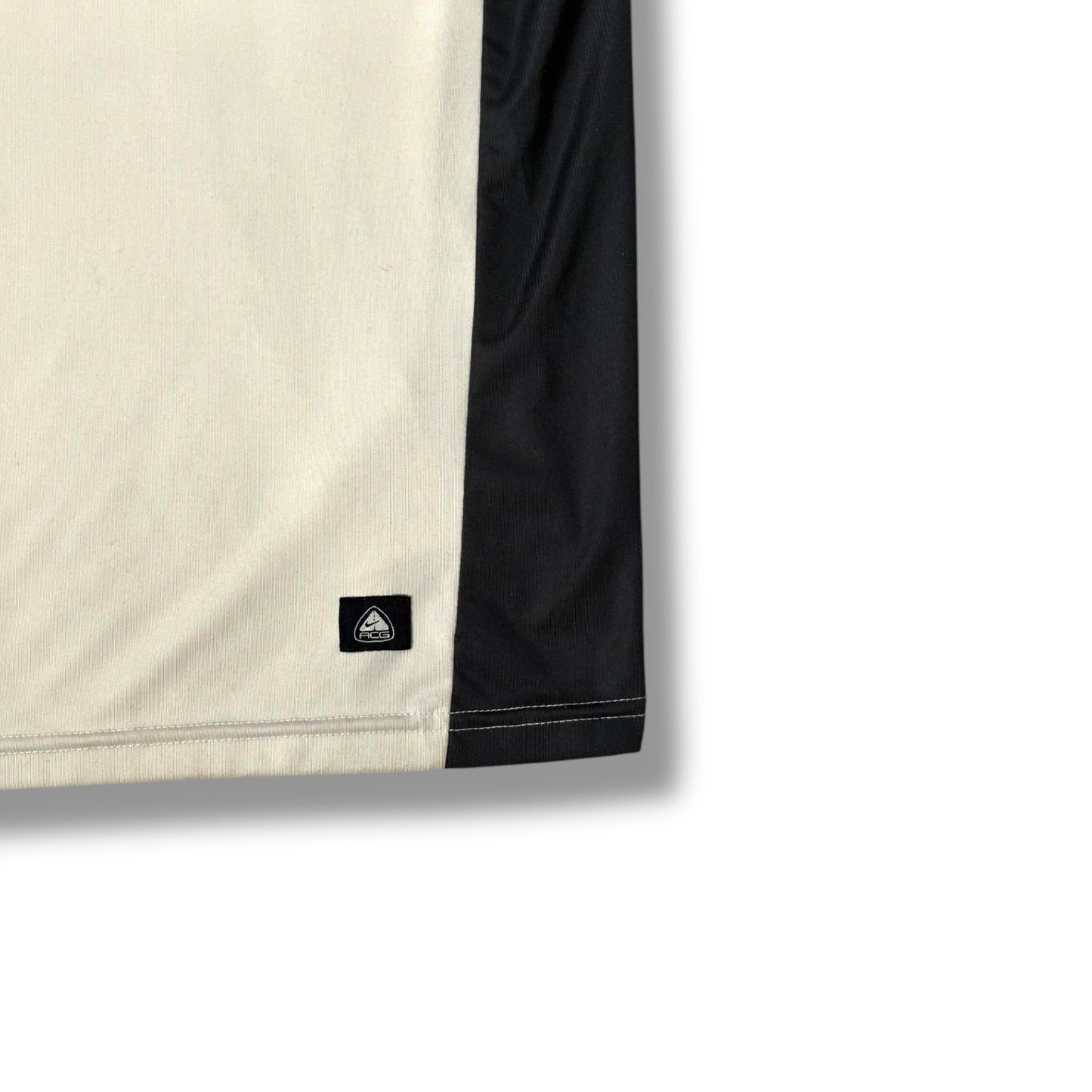 Nike ACG 00’s Dri Fit Zipped T Shirt Medium