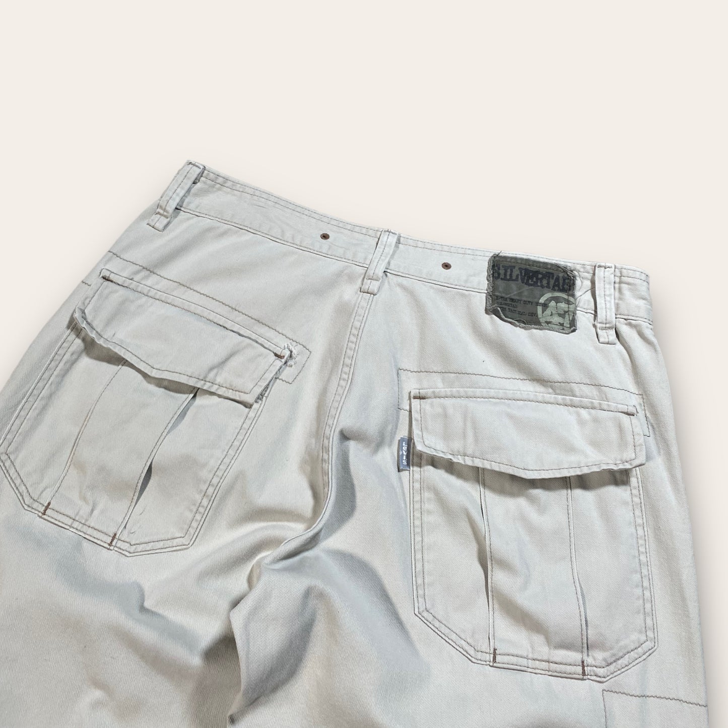 Levi’s Silver Tab 2000’s Cargos 33x34