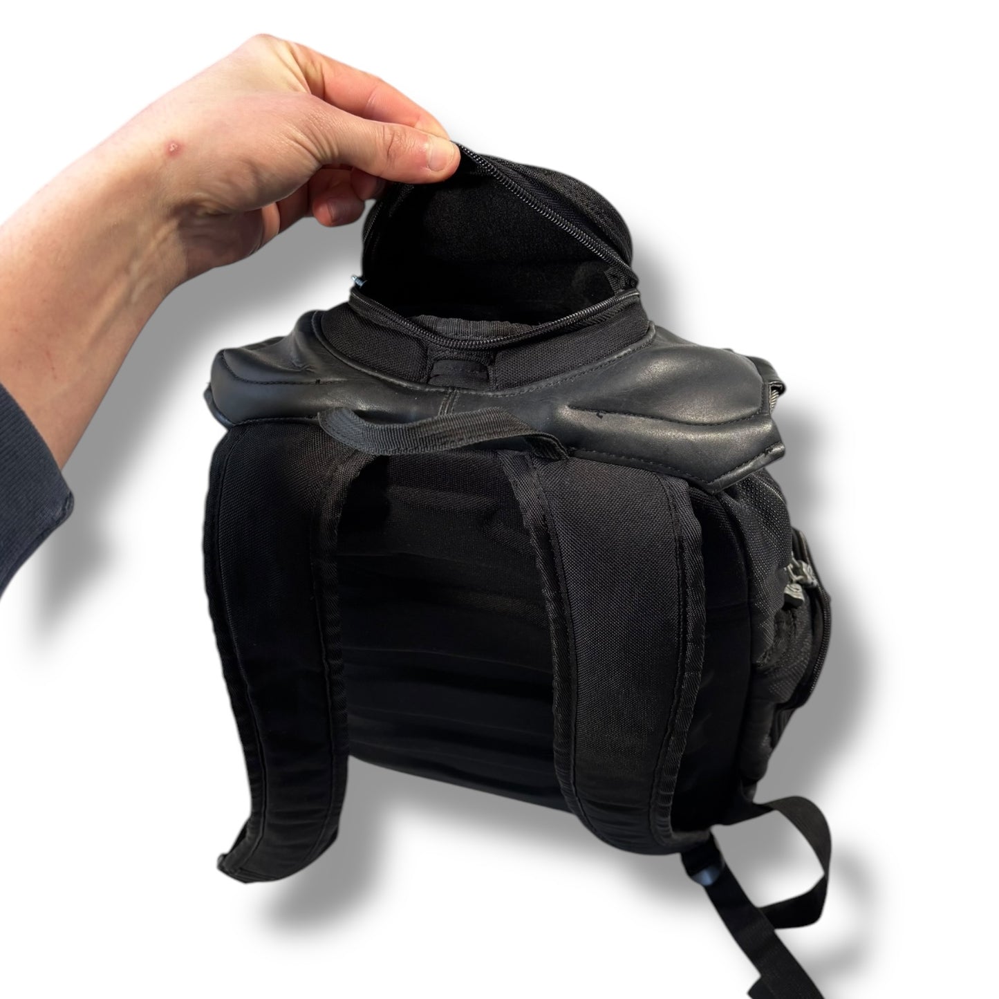 Oakley Software 00’s Bathroom Sink Back Pack