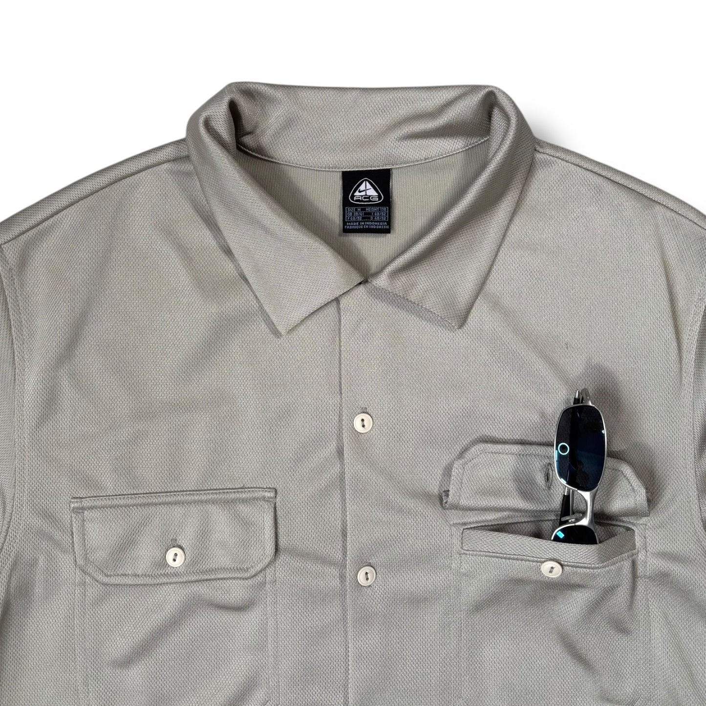 Nike ACG 00’s Dri Fit Short Sleeve Shirt Medium