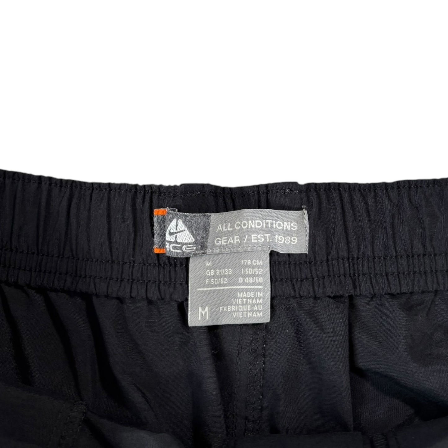 Nike ACG 00’s Technical Shorts Medium