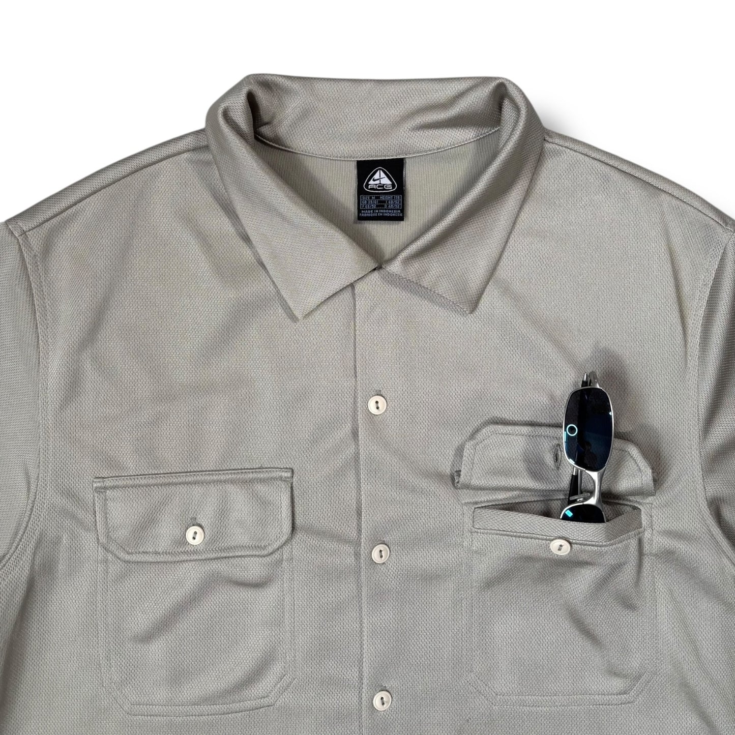 Nike ACG 00’s Dri Fit Short Sleeve Shirt Medium