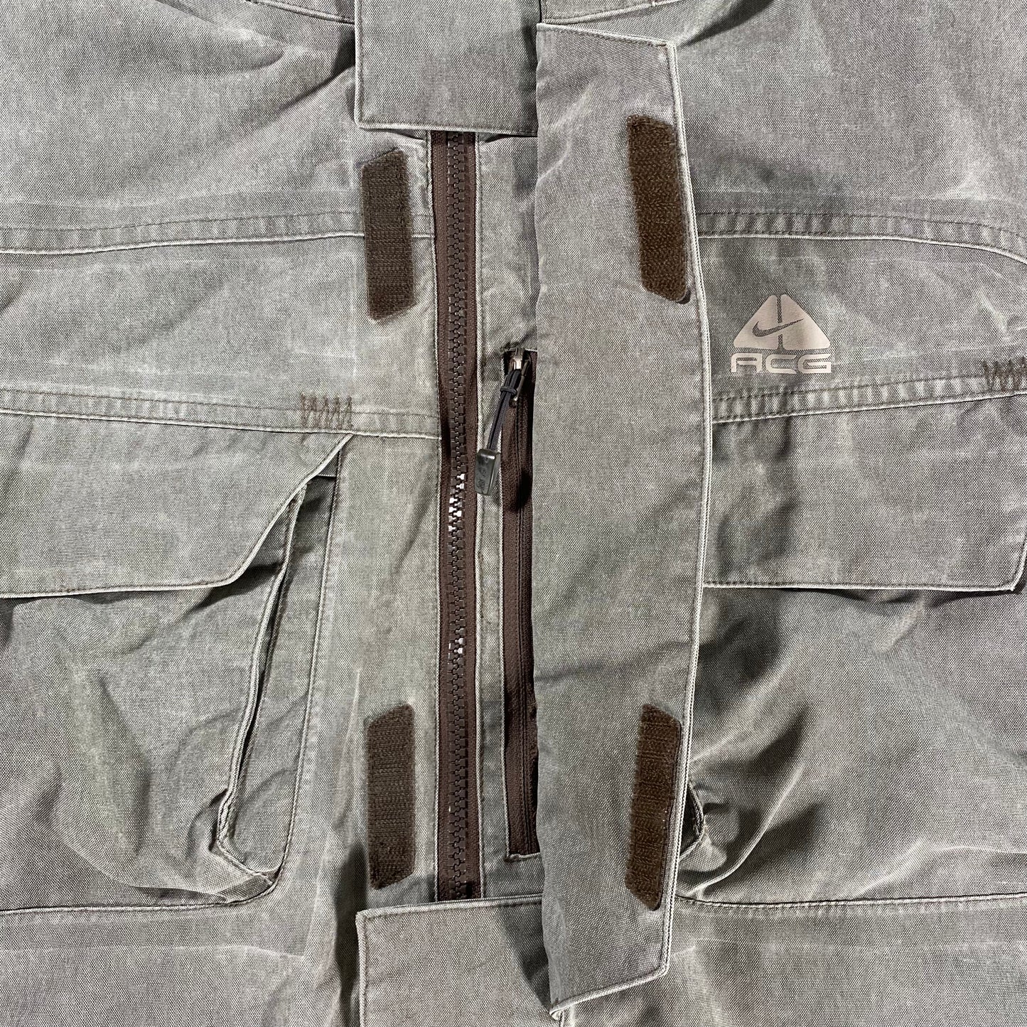 Vintage Nike ACG Stone Grey Multi Pocket Padded Jacket L