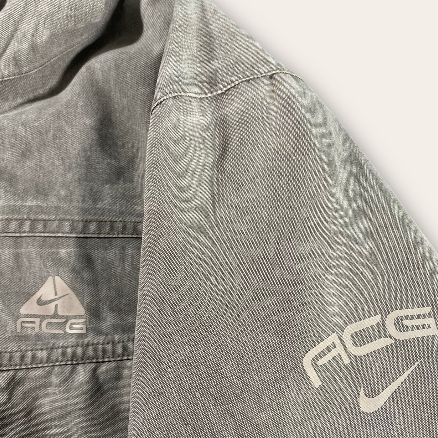 Vintage Nike ACG Stone Grey Multi Pocket Padded Jacket L
