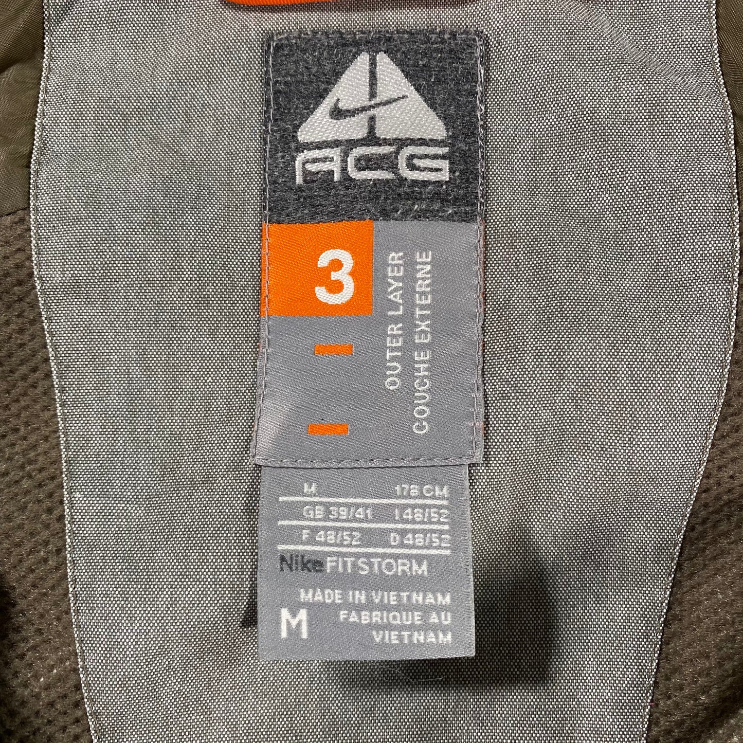 Vintage Nike ACG Stone Grey Multi Pocket Padded Jacket L