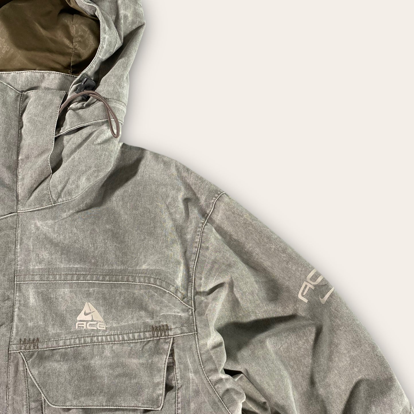 Vintage Nike ACG Stone Grey Multi Pocket Padded Jacket L