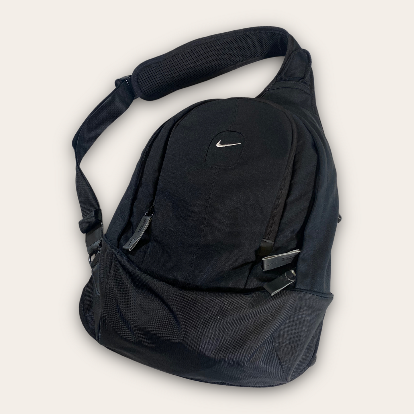 Nike 2000’s Sling Bag