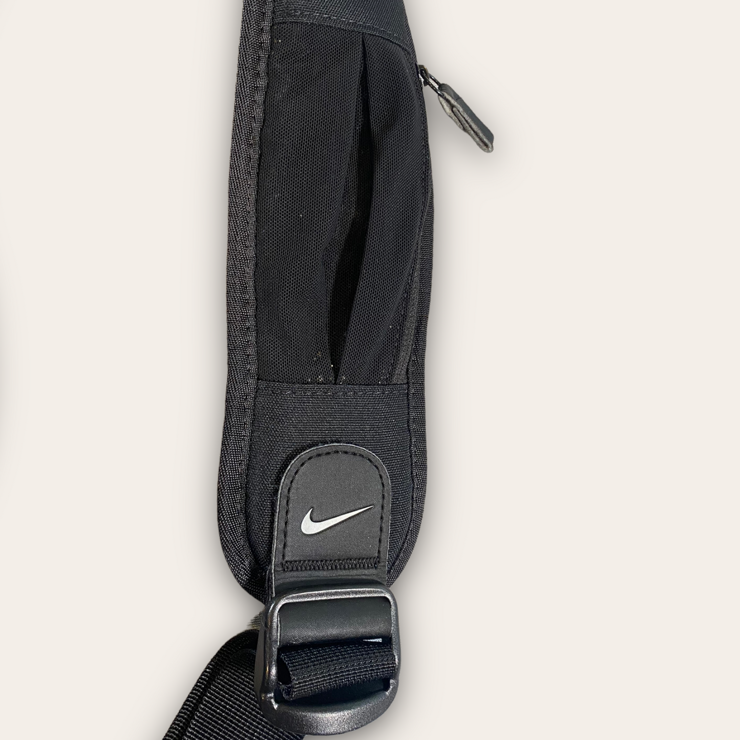 Nike 2000’s Sling Bag