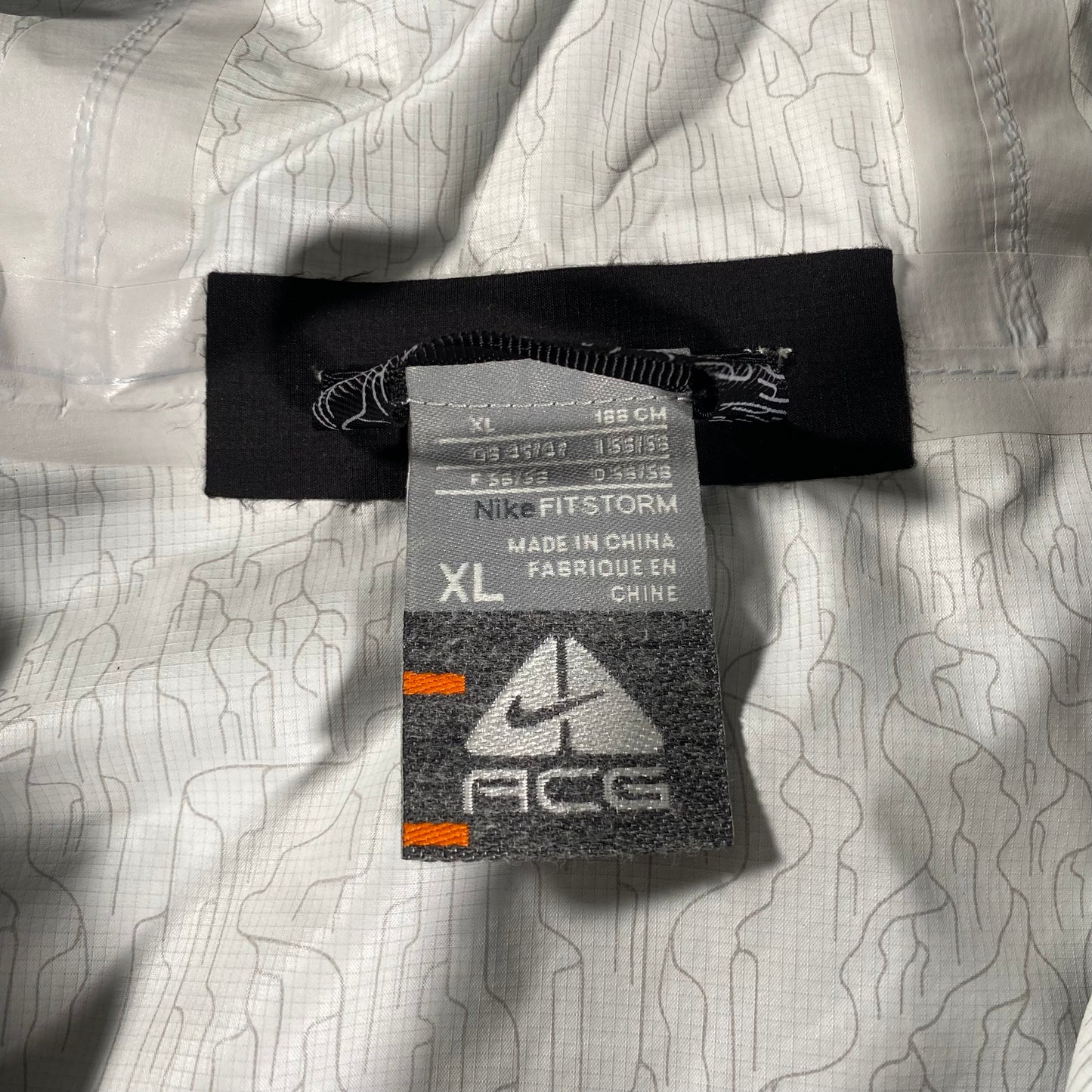 Nike ACG Lightweight Multi Pocket Pullover Jacket XL