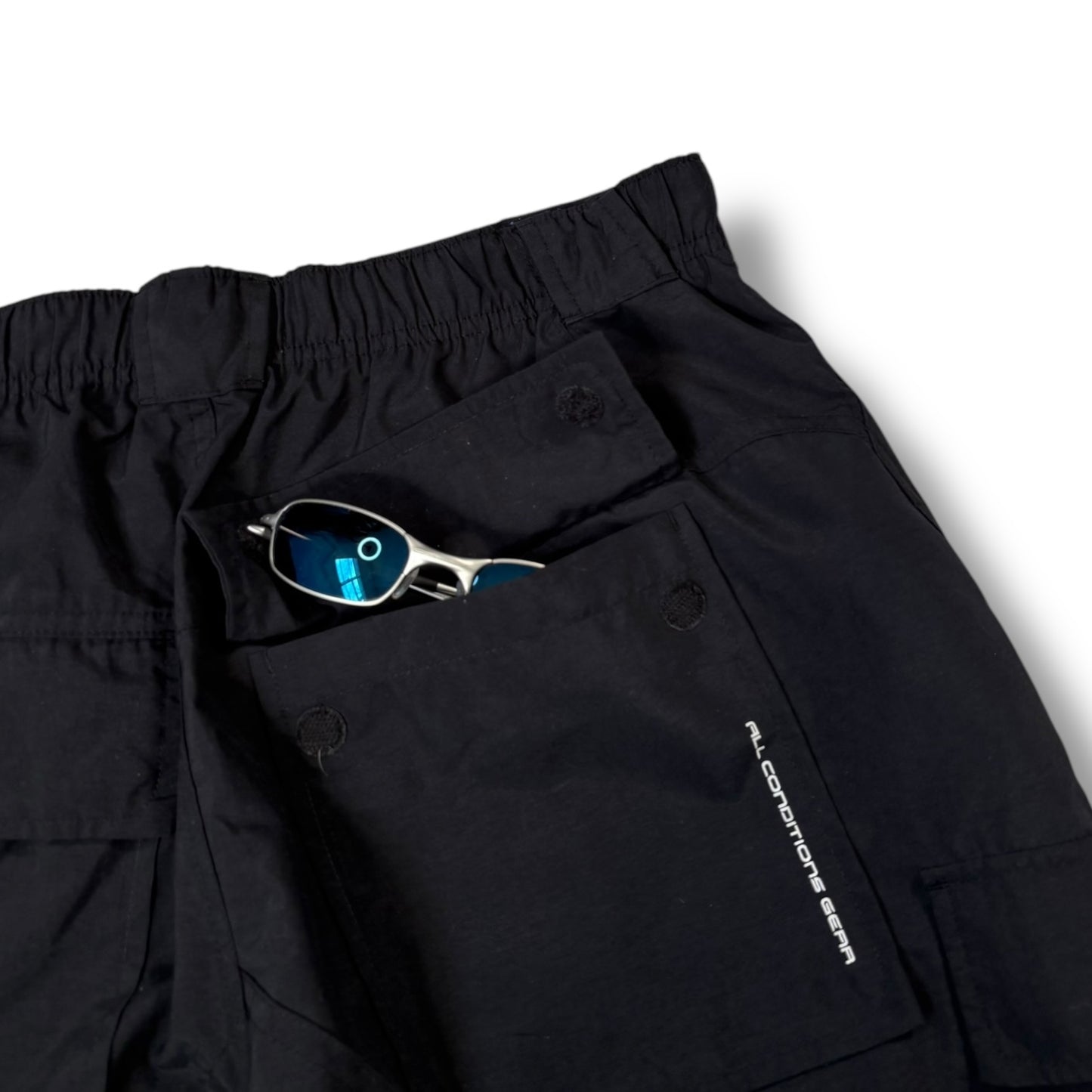 Nike ACG 00’s Technical Shorts Medium