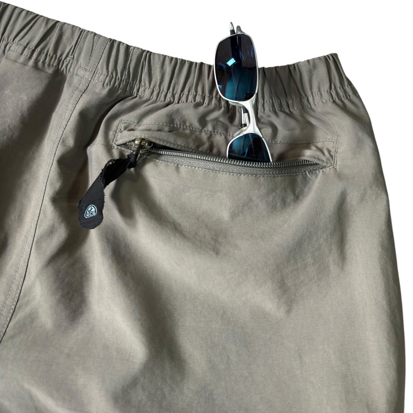 Nike ACG 00’s Cargo Shorts W30