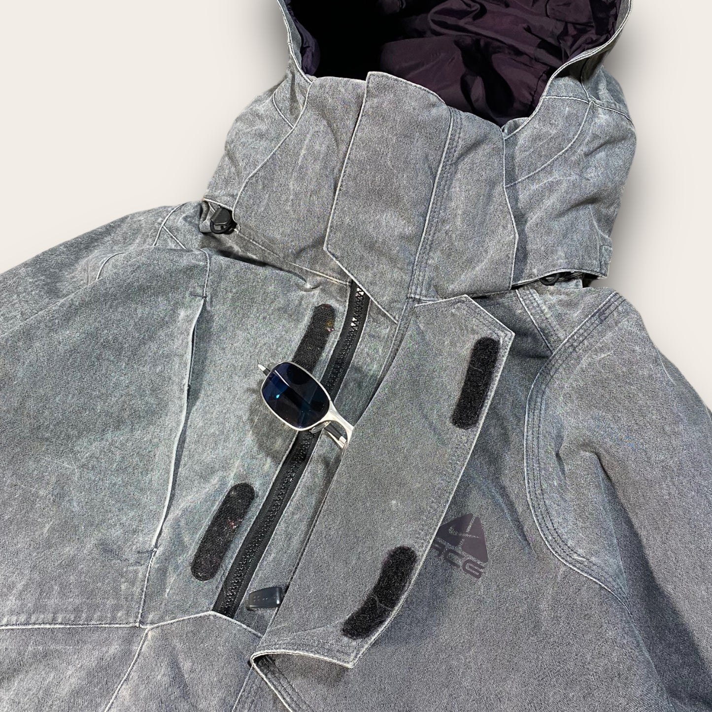 Nike ACG Stone Grey Multi Pocket Jacket L