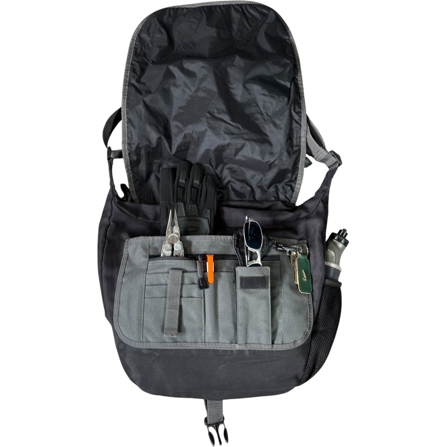Puma 00’s Multipocket Messenger Bag