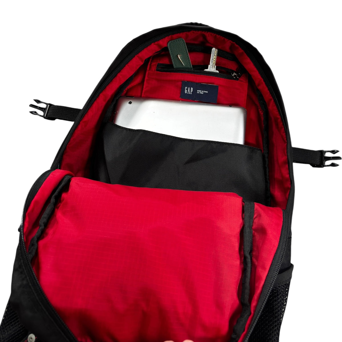 GAP 00’s Multi Pocket Sling Bag