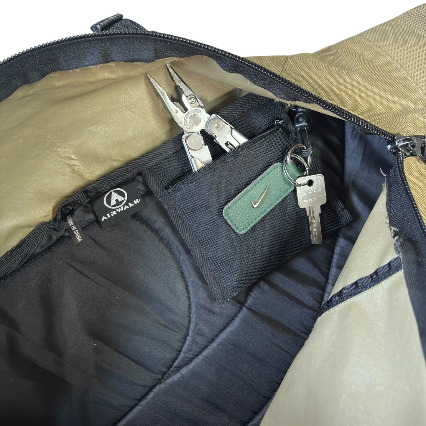 Airwalk 00’s Sling Bag