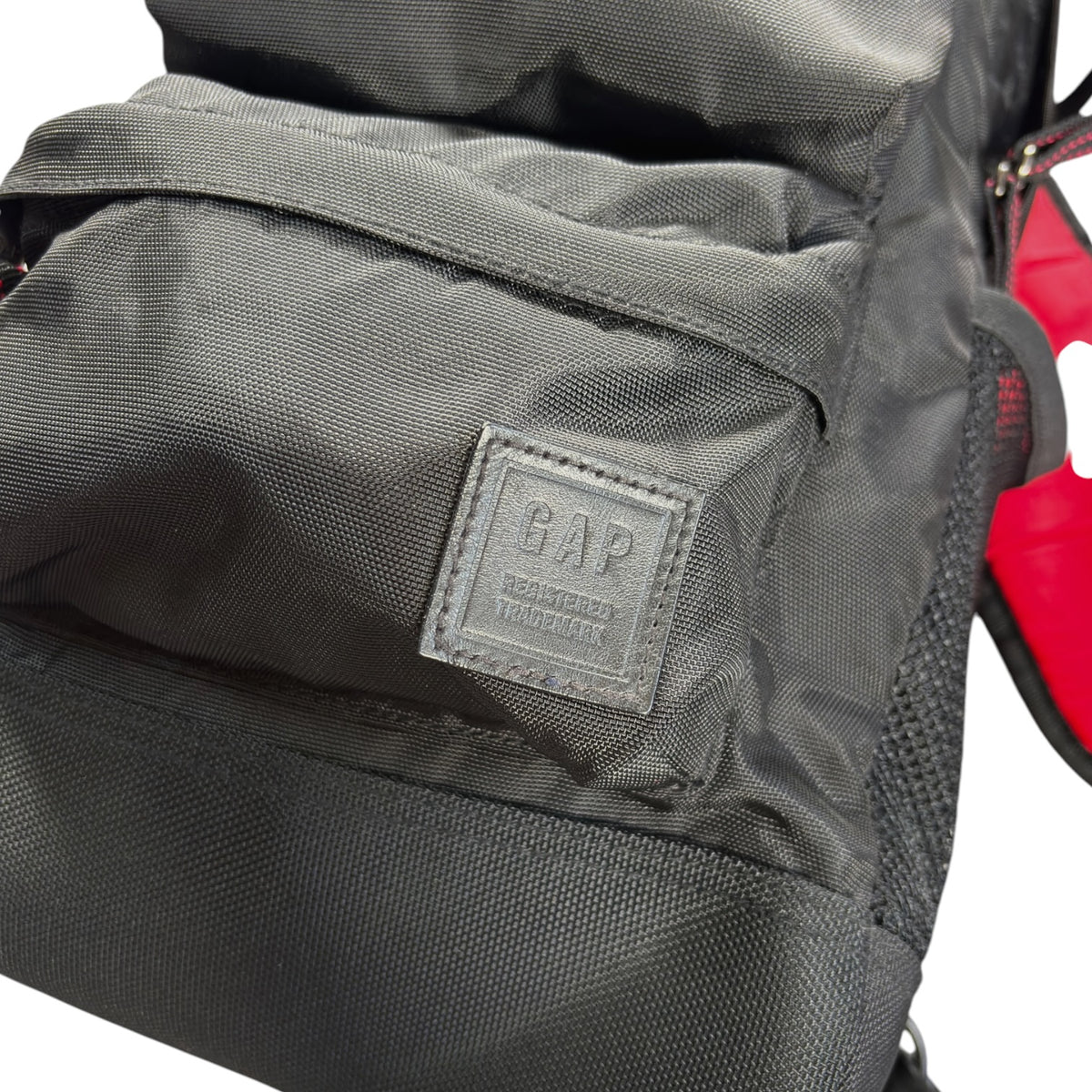 GAP 00’s Multi Pocket Sling Bag