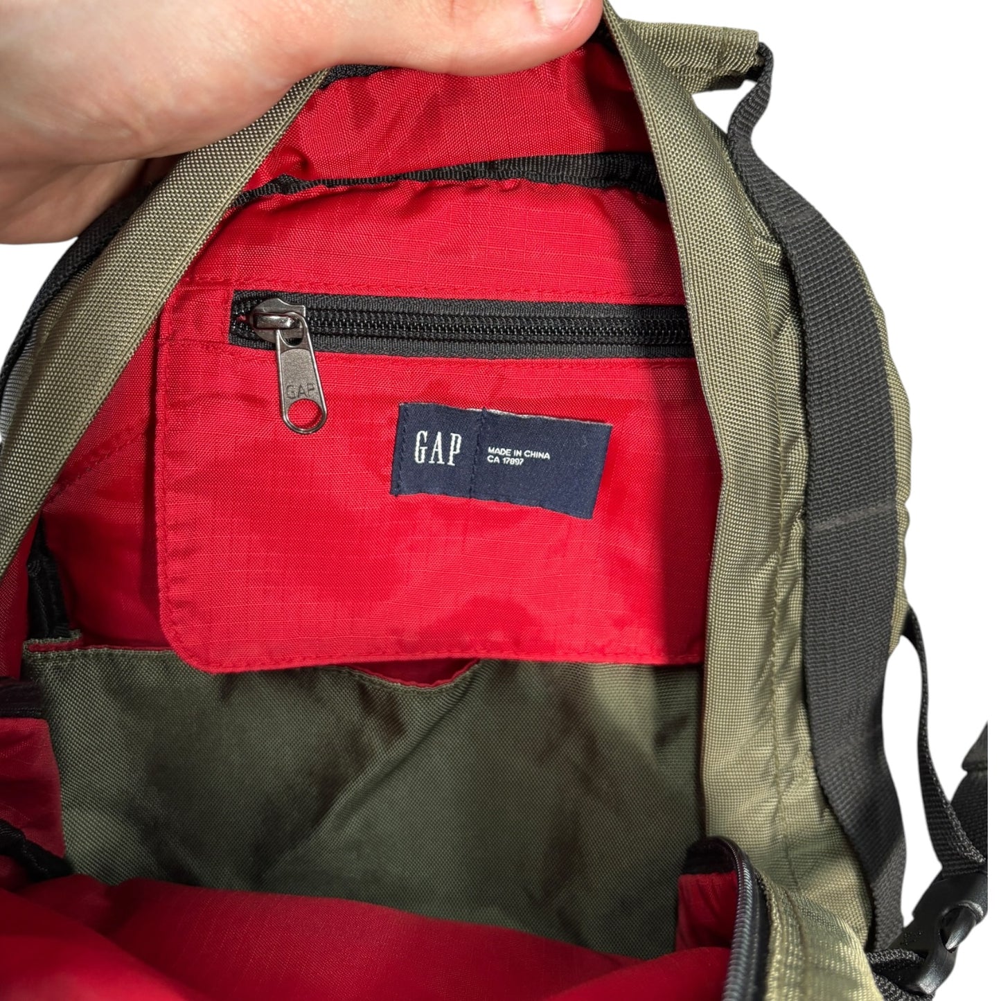 Gap 00’s Multipocket Sling Bag