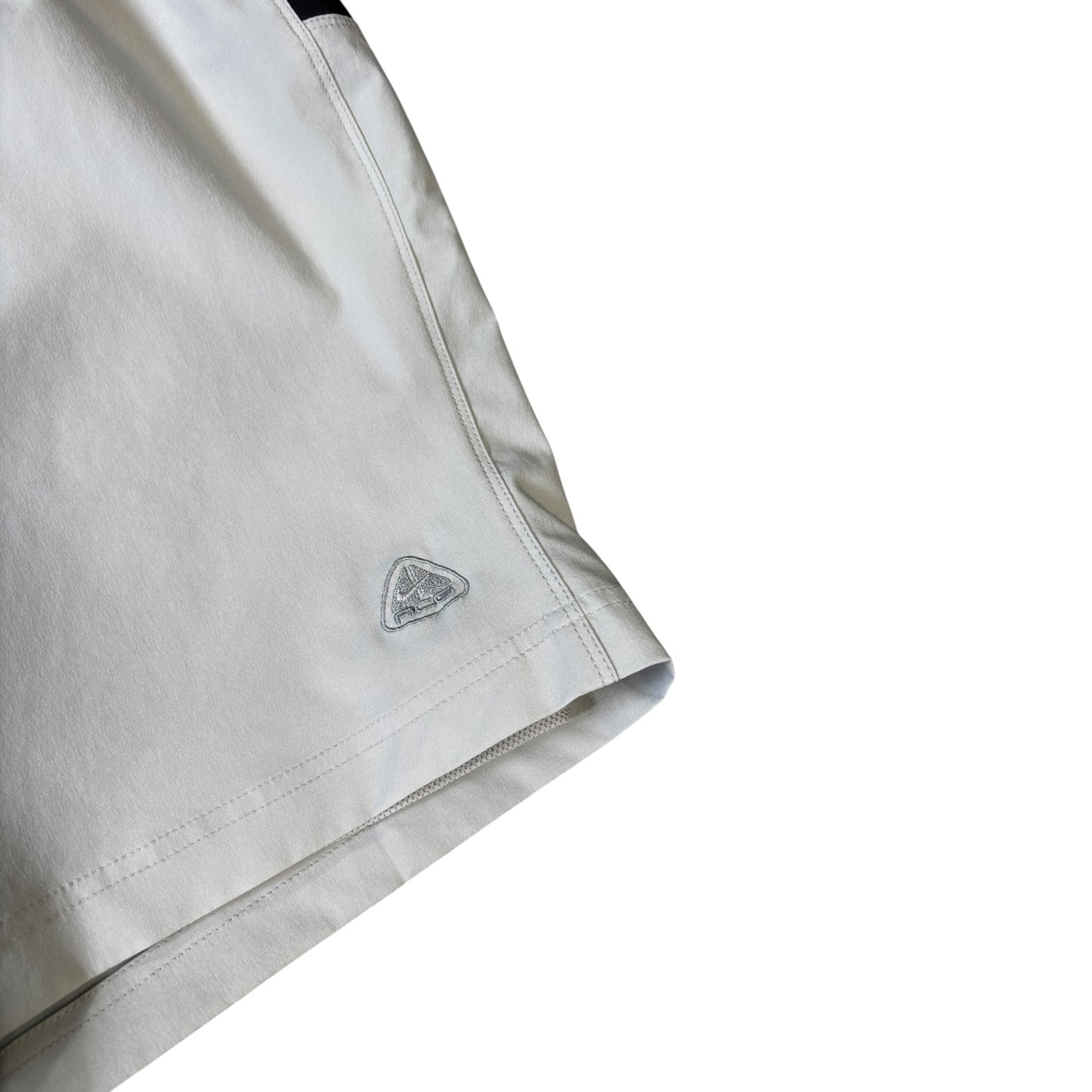 Nike ACG 00’s Dri-FIT Shorts W30