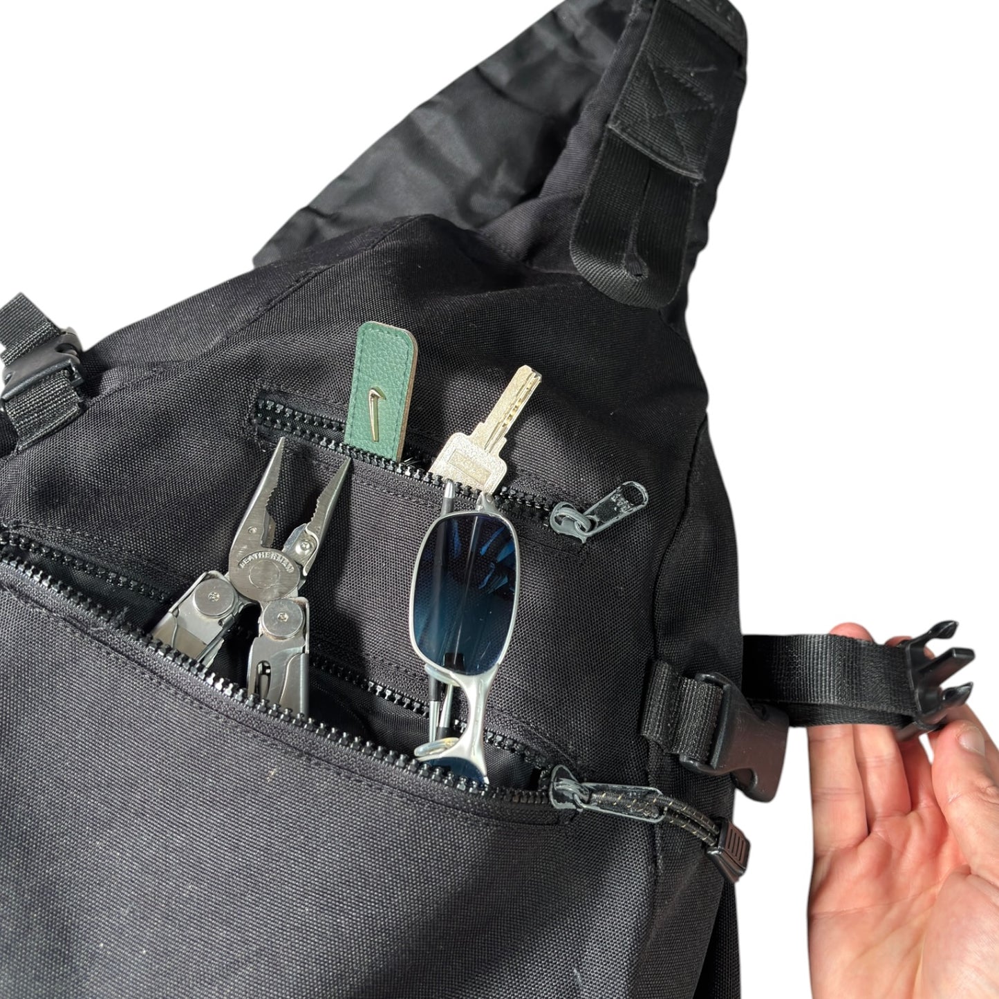Gap 00’s Multipocket Sling Bag