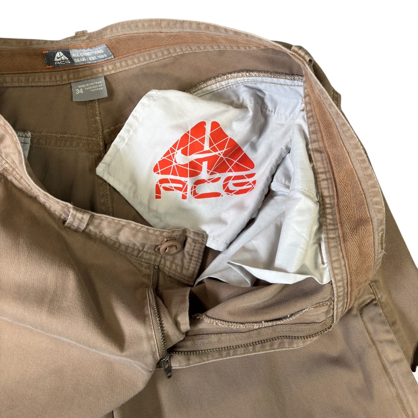 Nike ACG 00’s Cargo Shorts W34
